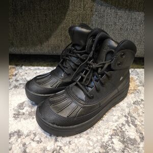 Nike Kids Black High-Top Boots
